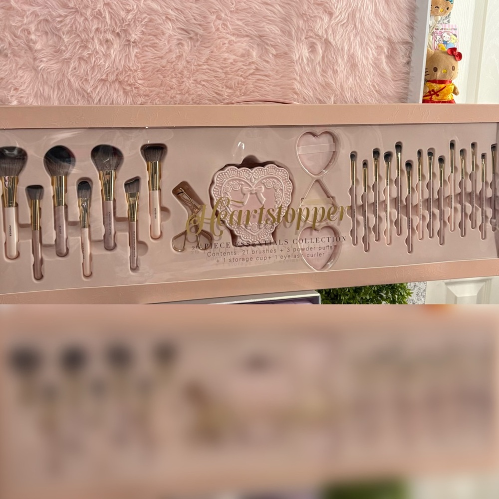 Heartstopper Glitz & Glam Makeup
Brushes